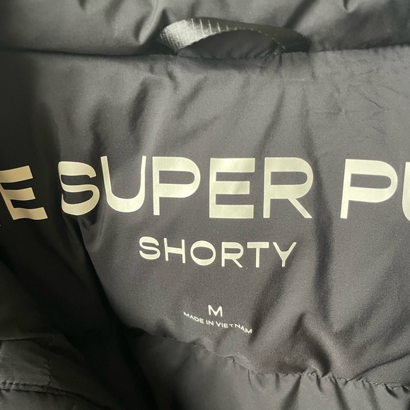 Aritzia Super Puff Black Shorty medium - Picture 3 of 8